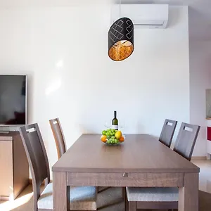 https://rooms-apartments-toni.splithotels.org